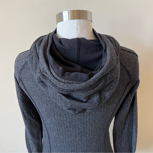 Lululemon Think Fast Hoodie Heathered Herringbone Black/Gray 26110 - Picture 11 of 14